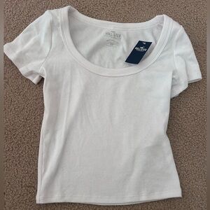 White hollister scoop neck baby tee